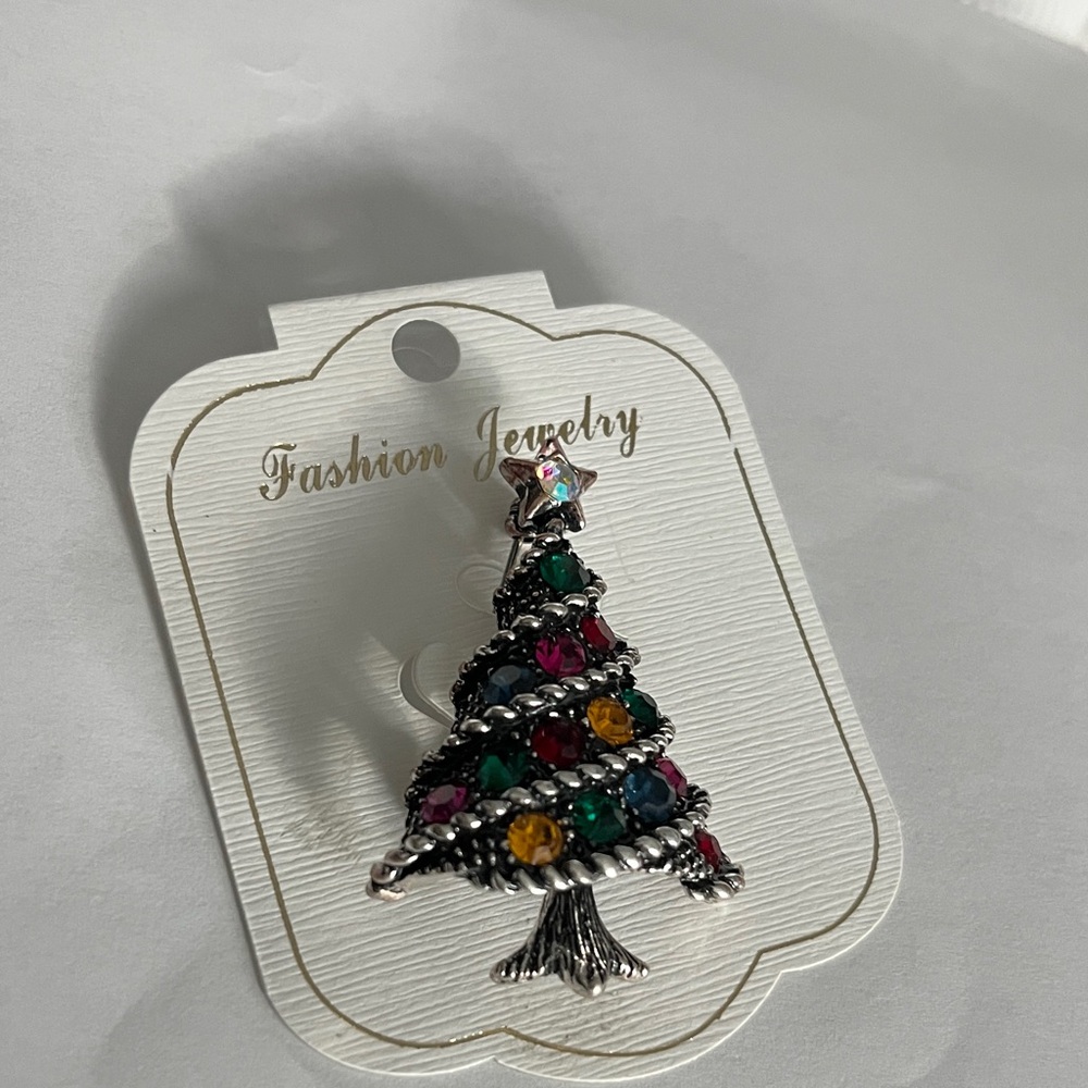 Vintage Silvertone Multicolor Rhinestones Christmas Tree Brooch Shining Star Top